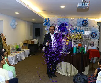 Magic-Show-Walk-Around