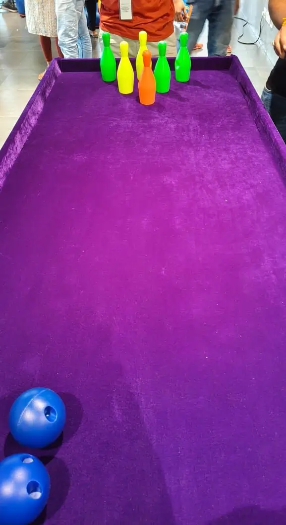 Mini-Bowling-carnival-game